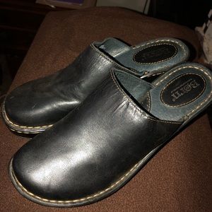 Born brand black clogs in excellent condition